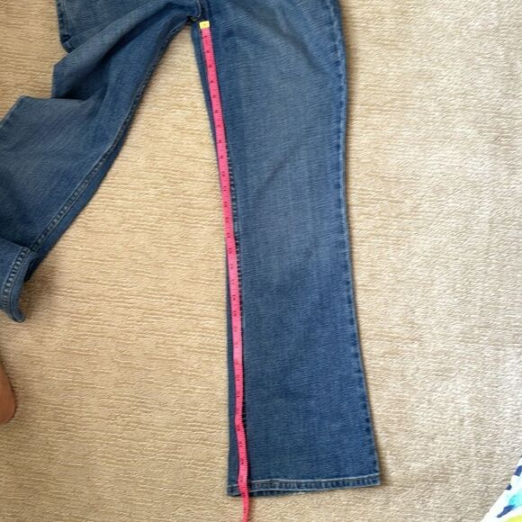 Levi Signature Mid Rise Bootcut Jeans Size 33 - Picture 9 of 10
